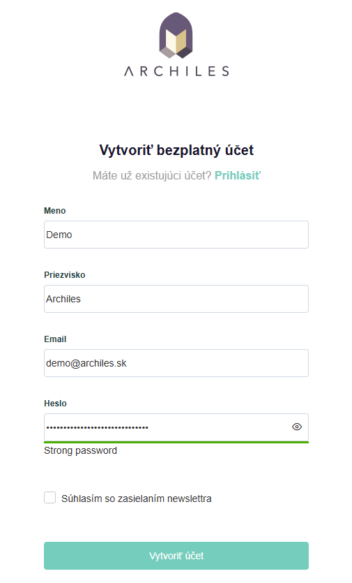 Registračný formulár Vytvoriť bezplatný účet s poľami Meno, Priezvisko, Email a Heslo a tlačidlom Vytvoriť účet